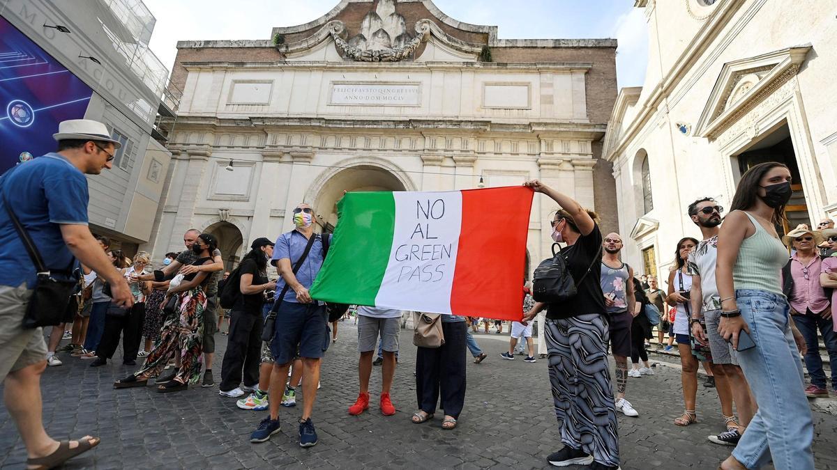 Protestas contra el &#039;certificado verde&#039; en Roma.