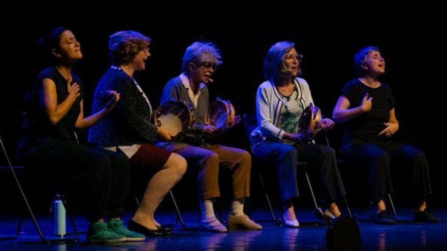 Un momento da obra. | |