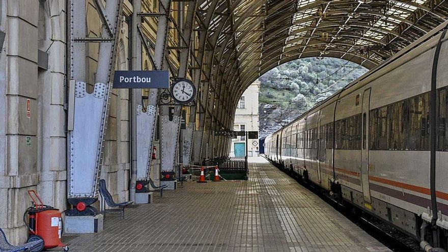 Renfe treu a la venda els bitllets del &#039;Tren de la Memòria Democràtica de Portbou&#039;