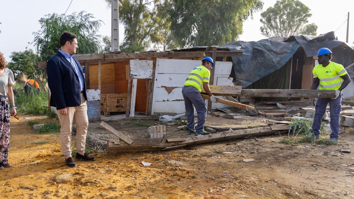 El Ayuntamiento realoja a varios inquilinos de El Vacie en viviendas sociales