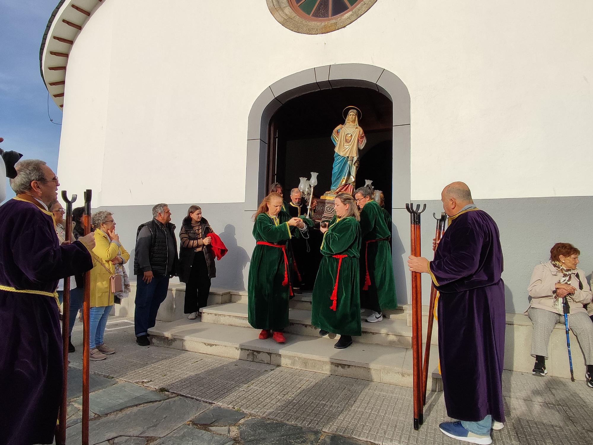 Así fue la procesión de bajada que abre la Semana Santa de Luarca