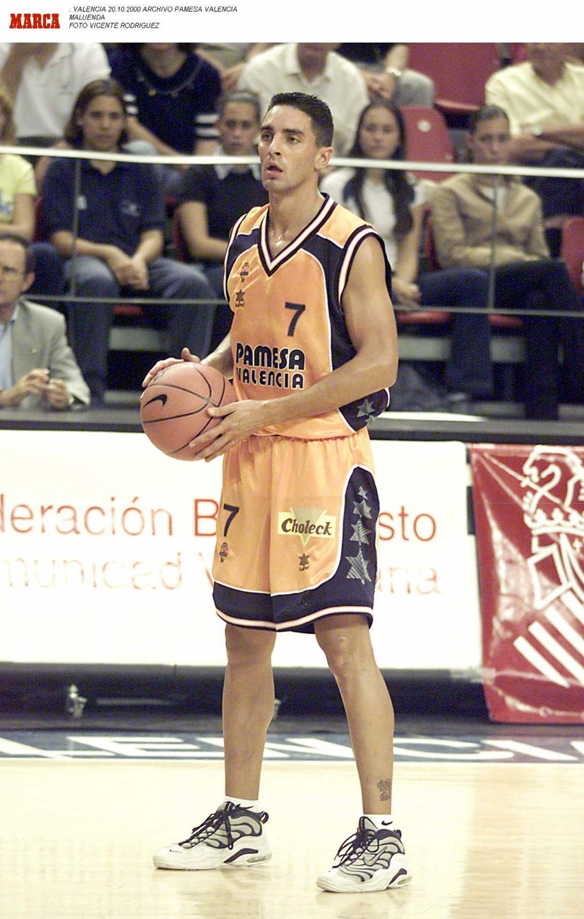 José Luis Maluenda, en un partido de baloncesto en su etapa en el Valencia Basket.