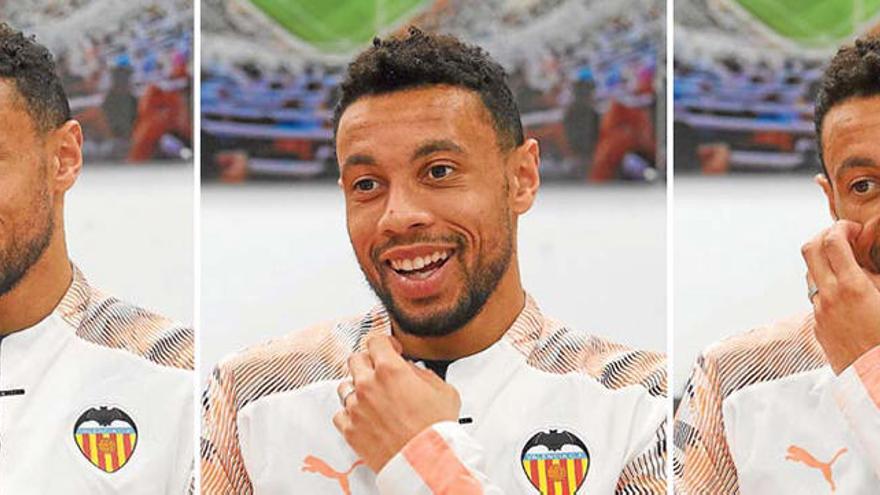 Francis Coquelin, jugador del Valencia CF, durante su entrevista de Navidad con SUPERDEPORTE.