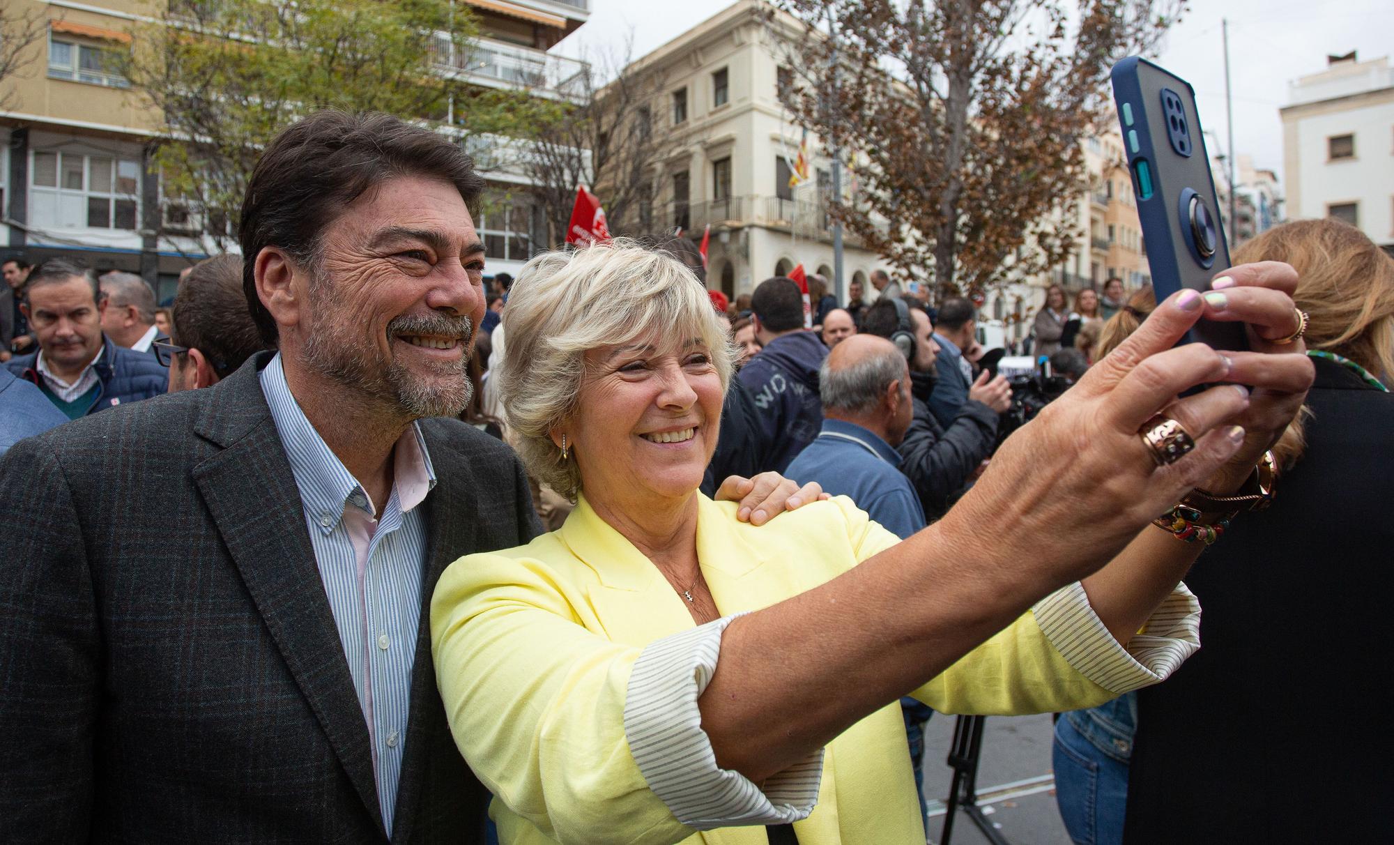 Concentración para reclamar una financiación justa para la provincia de Alicante