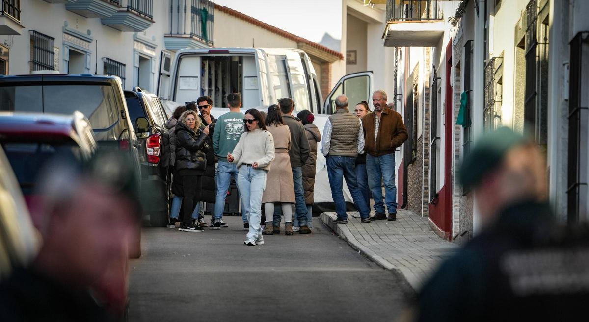 Fotogalería | El despliegue de la UCO en Hornachos, en imágenes