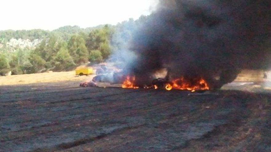 Incendi en un camp d&#039;Artés, en una imatge d&#039;arxiu