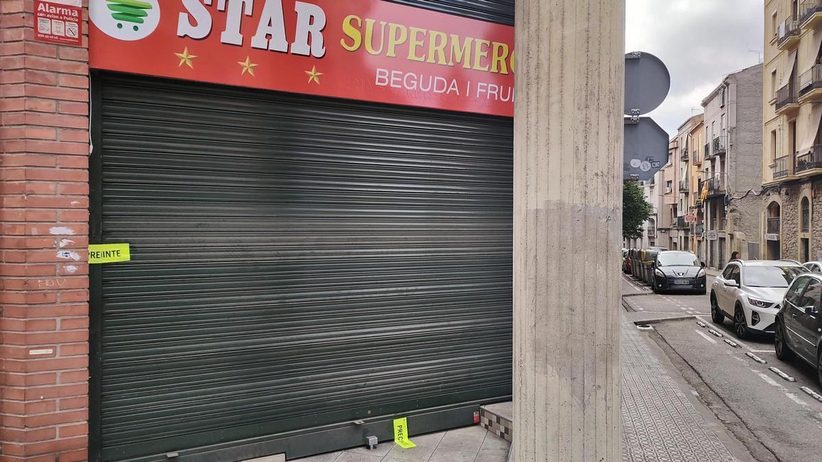 El local precintat aquest matí per la Policia Local al carrer del Cós cantonada amb Bruc