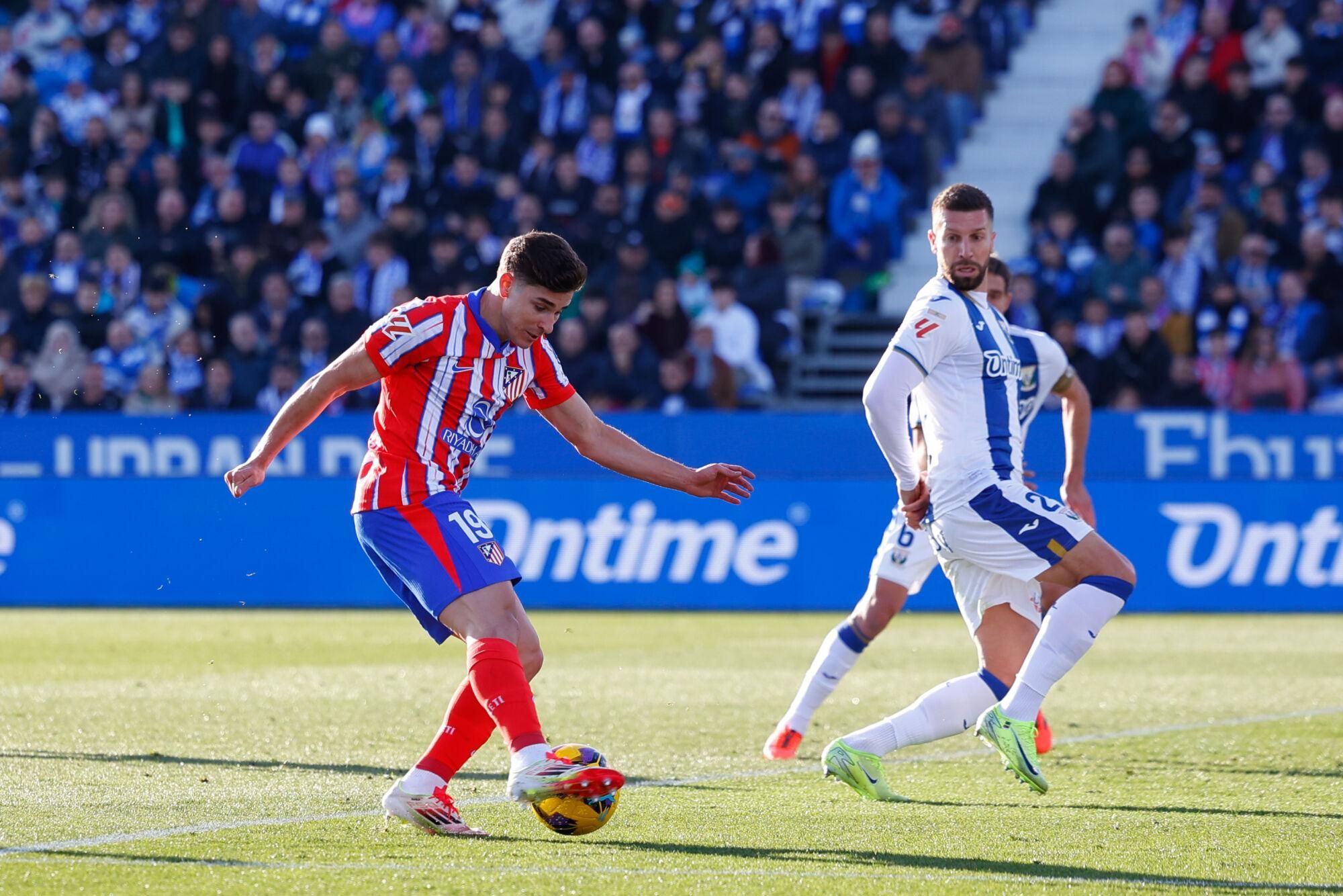 Julian Alvarez of Atletico de Madrid in action during the Spanish League, LaLiga EA Sports, football match played between CD Leganes and Atletico de Madrid at Butarque stadium on January 18, 2025, in Leganes, Madrid, Spain. AFP7 18/01/2025 ONLY FOR USE IN SPAIN. Dennis Agyeman / AFP7 / Europa Press;2025;SPAIN;SPORT;ZSPORT;SOCCER;ZSOCCER;CD Leganes v Atletico de Madrid - LaLiga EA Sports;