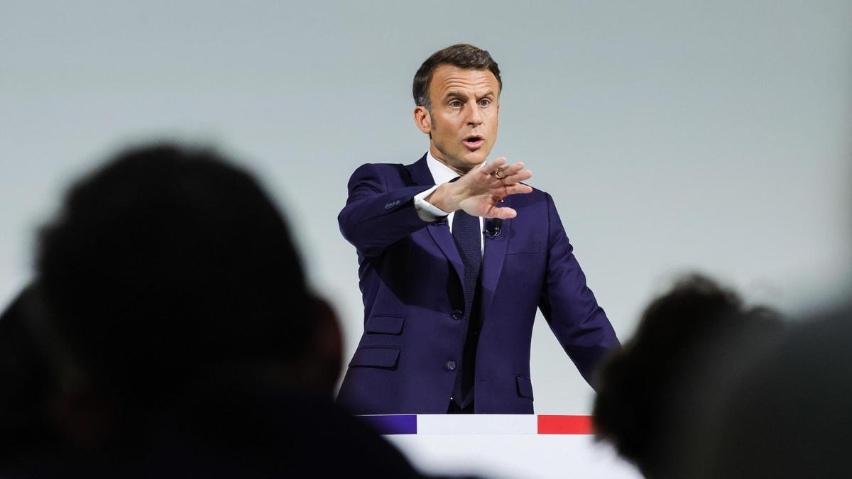 El presidente francés, Emmanuel Macron, durante la rueda de prensa en la que anunció el adelanto de las elecciones legislativas en Francia.