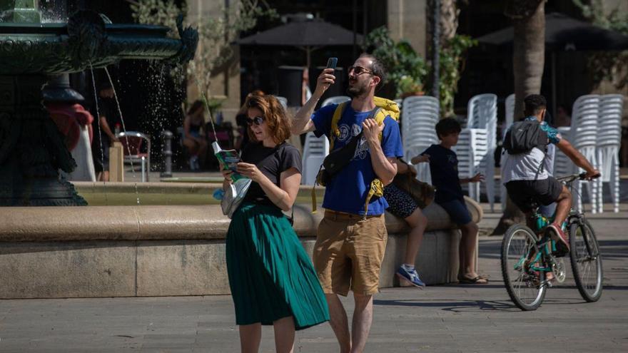 Barcelona ressorgeix de la pandèmia amb l’arribada de milers de turistes