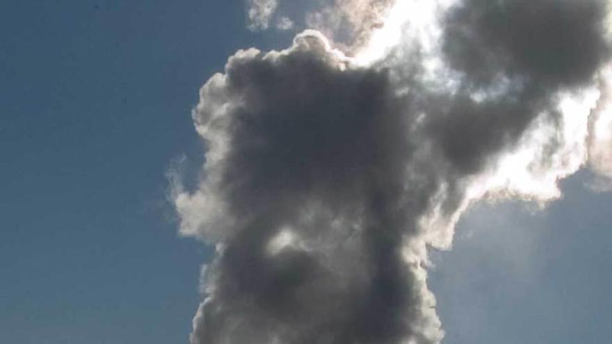 La chimenea de una central térmica.