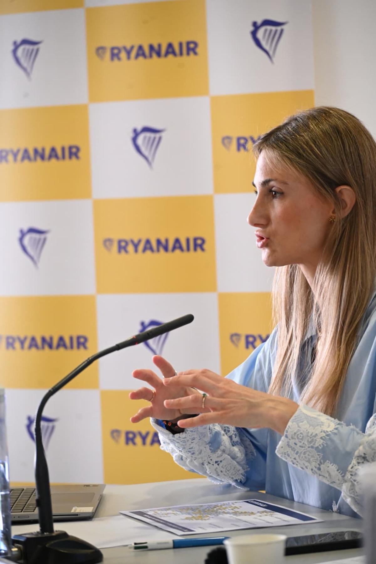 Ryanair presenta en Elche su nueva programación de vuelos