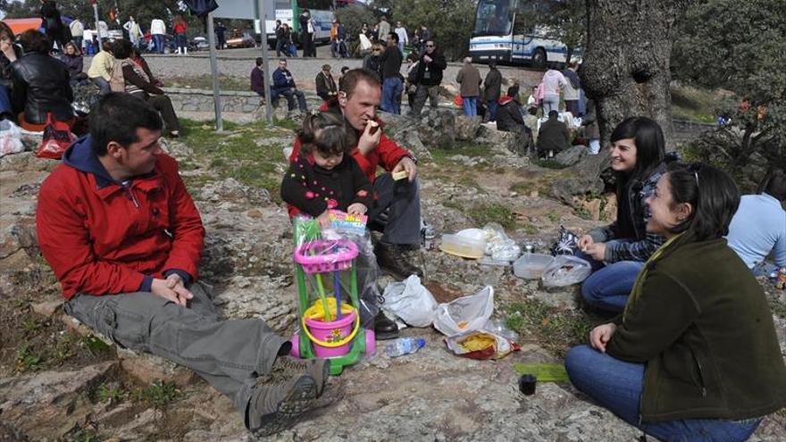 El Ayuntamiento anima a acudir a la romería en carrozas