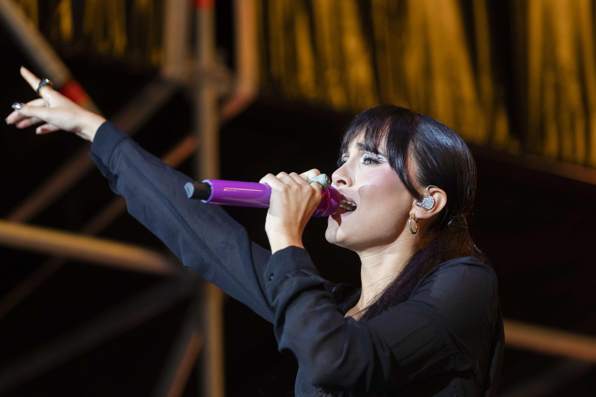 Aitana llena la plaza de toros de València