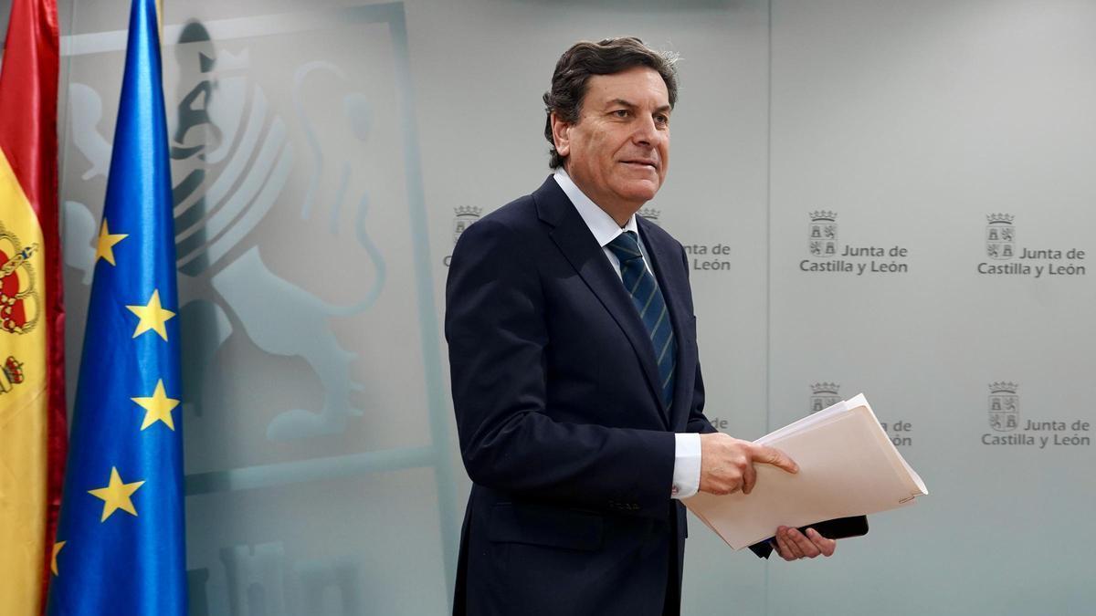 El consejero Fernández Carriedo en la rueda de prensa tras el Consejo de Gobierno de esta mañana.