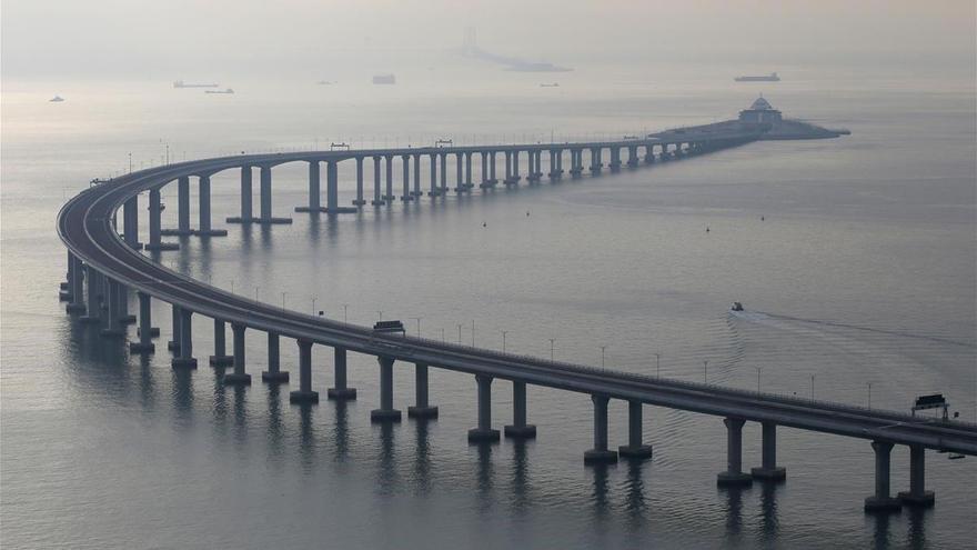Así es el puente sobre el mar más largo del mundo