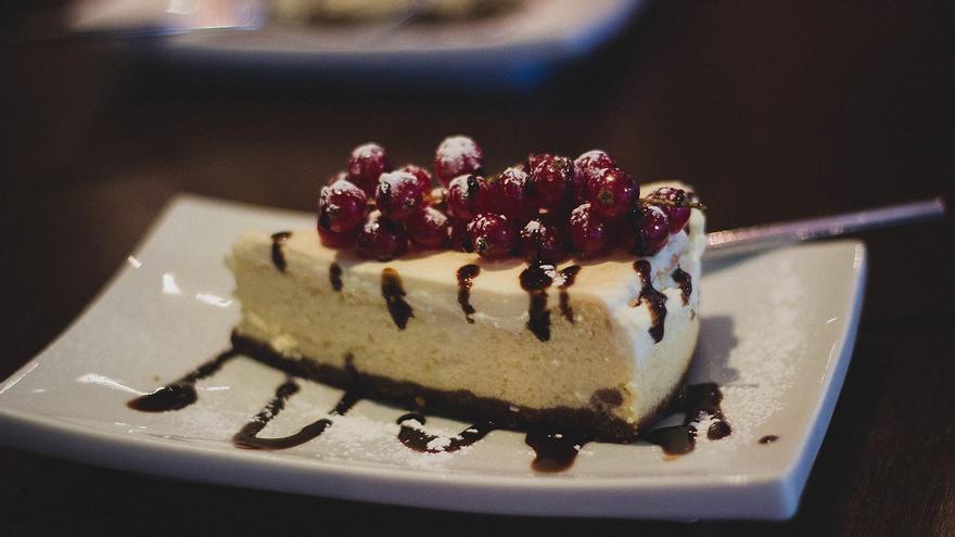 Tarta de queso al microondas, la sencilla receta que cualquiera puede hacer en minutos