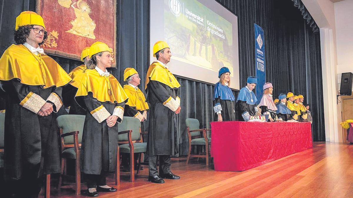 La UIB graduó este año a 58 nuevos médicos