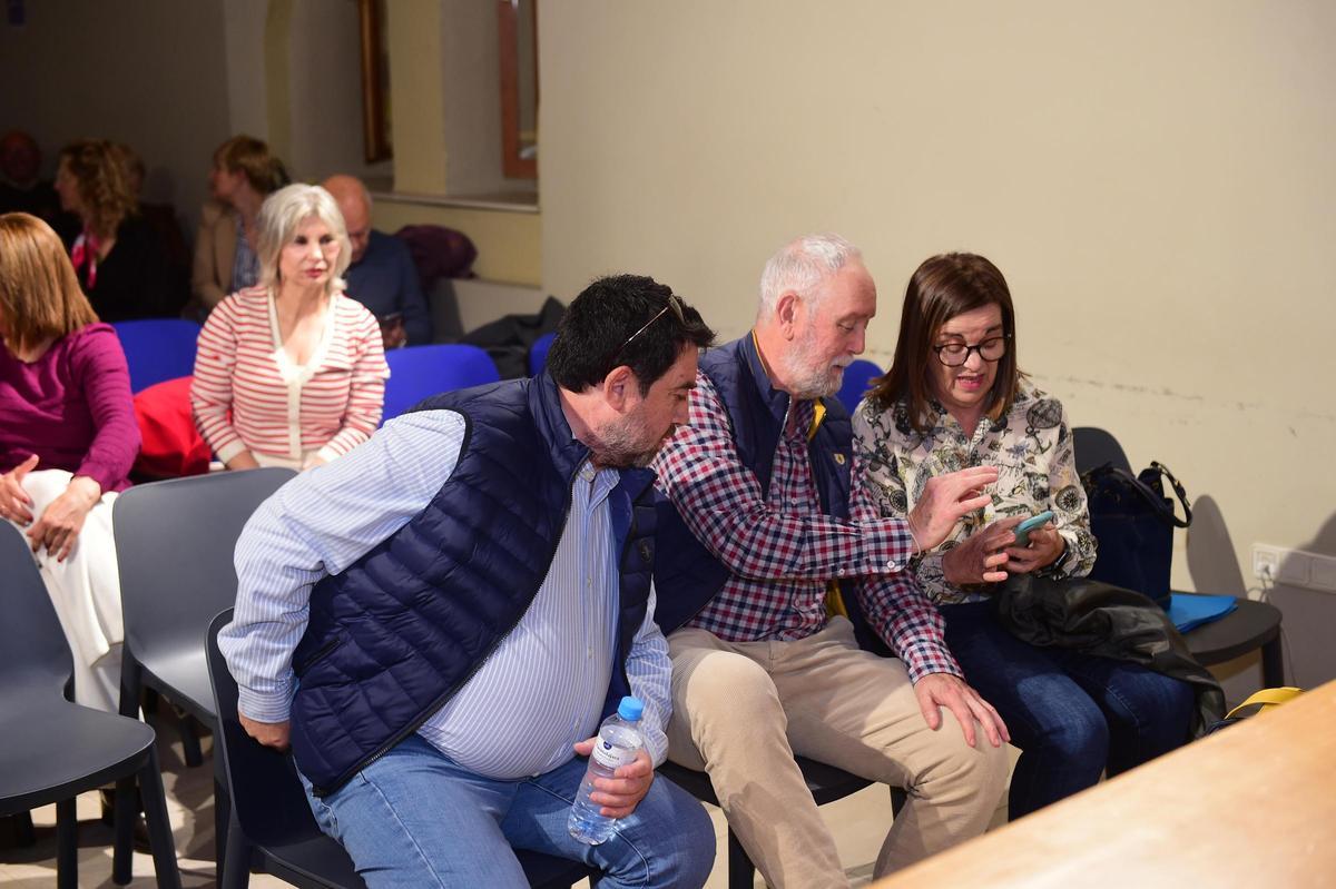 Alfredo Moreno repite por siete votos como secretario general del PSOE de Plasencia