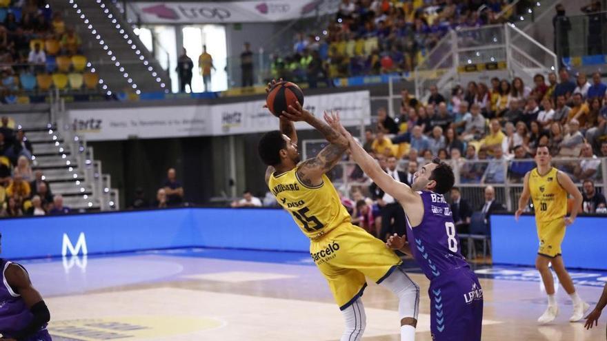 El Granca le da un palo al Palencia (100-73)