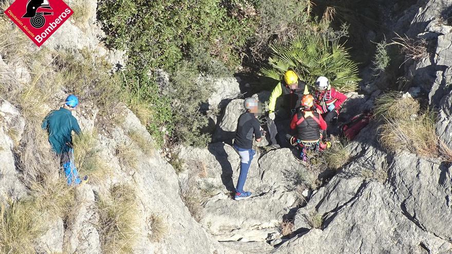 Rescatado un hombre tras caer mientras hacía barranquismo en Altea