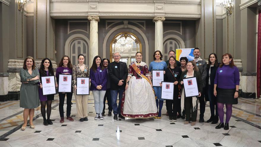 El Ayuntamiento premia a siete mujeres relacionadas con la fiesta