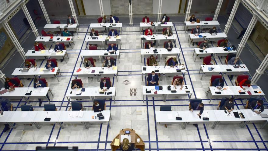 La Asamblea vota mañana la subida salarial del 1,5% a los funcionarios para este año