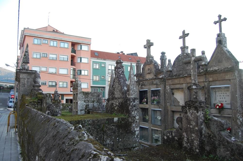 El cementerio de Os Eidos languidece