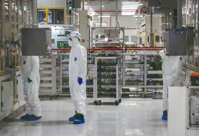 En el corazón de una gigafactoría de baterías