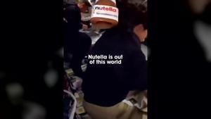 Un tarro de Nutella aparece flotando en plena transmisión de los astronautas de Artemis II