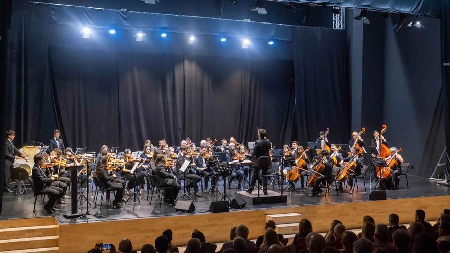 La Orquesta Sinfónica de Benidorm da la bienvenida al nuevo año desde el Centro Cultural