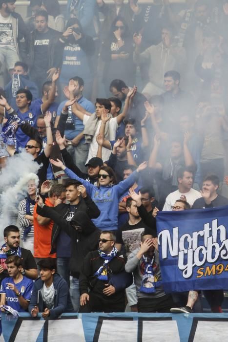 2.500 aficionados del Oviedo apoyan al equipo antes del derbi