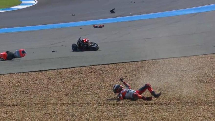 Fotosecuencia de la caída de ayer de Jorge Lorenzo en el circuito de Tailandia del Mundial de MotoGP.