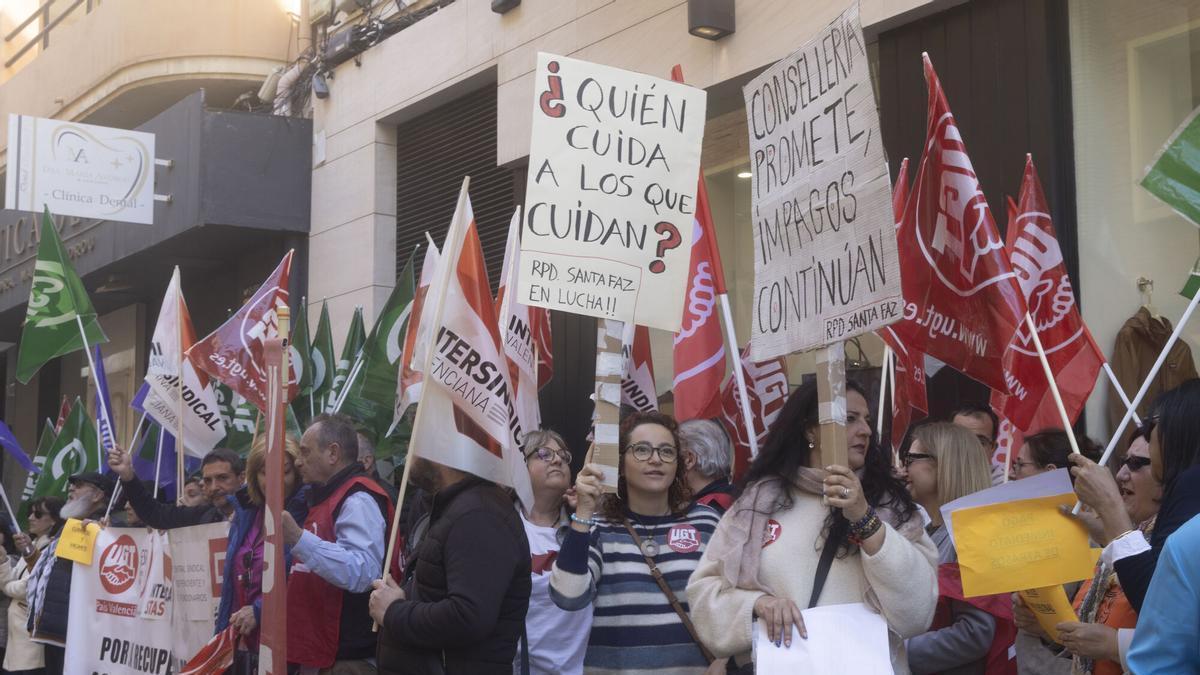 Imagen de archivo de protestas por impagos en Servicios Sociales.
