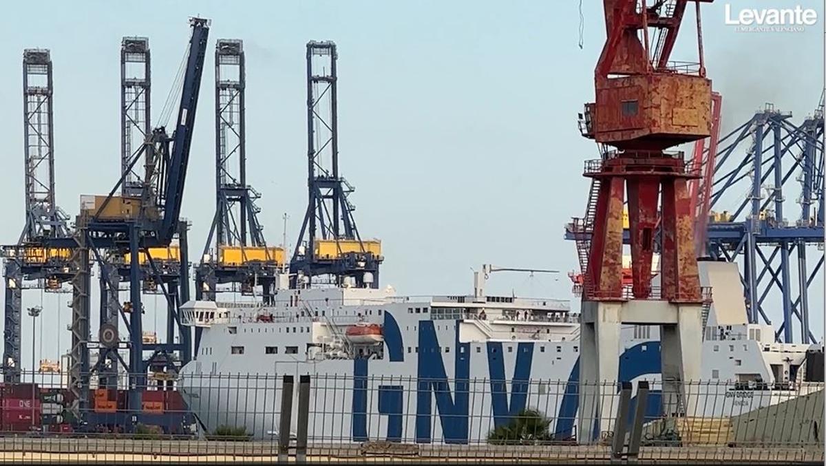 Imagen del ferri siniestrado entrando en el puerto de Valencia