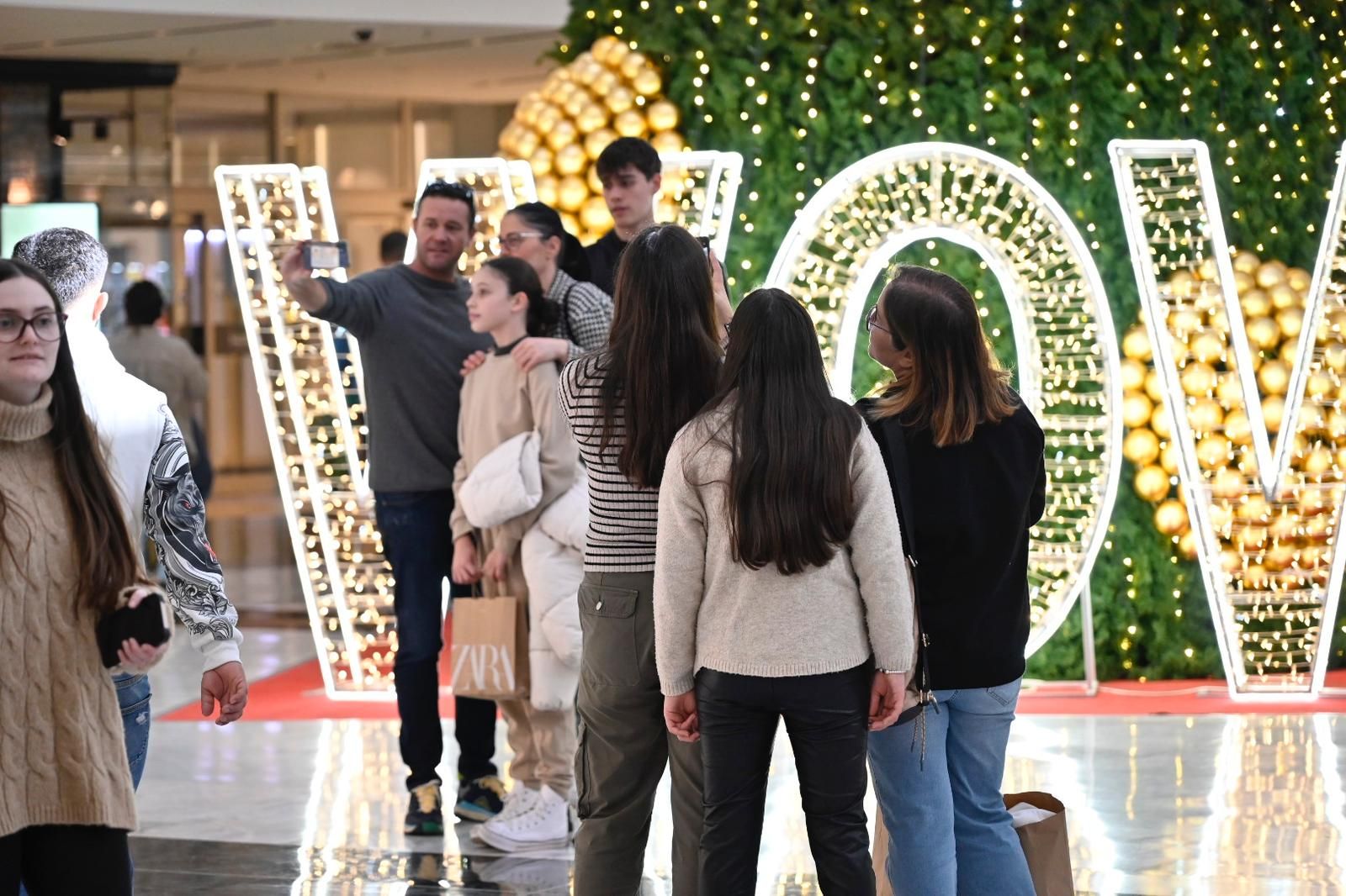 Castellón disfruta de un festivo de compras navideñas