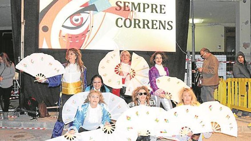 La diversión inunda Alcossebre con el desfile de Carnaval