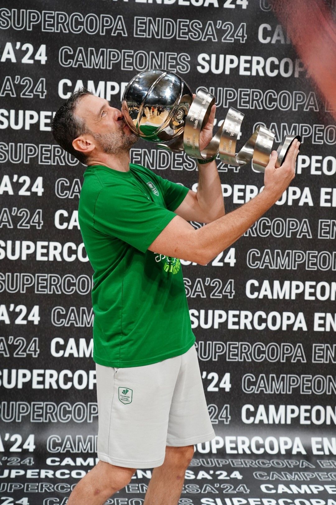 Sesión de fotos al Unicaja como campeón de la Supercopa de España 2024, tras derrotar al Real Madrid