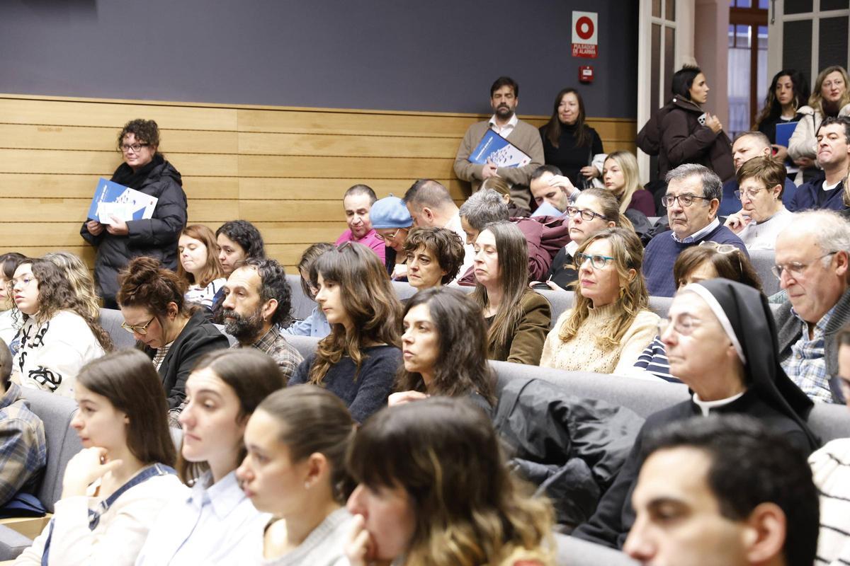 La jornada sobre sinhogarismo en Gijón, en imágenes