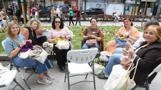 En A Coruña, tejer «no es cosa de abuelas»