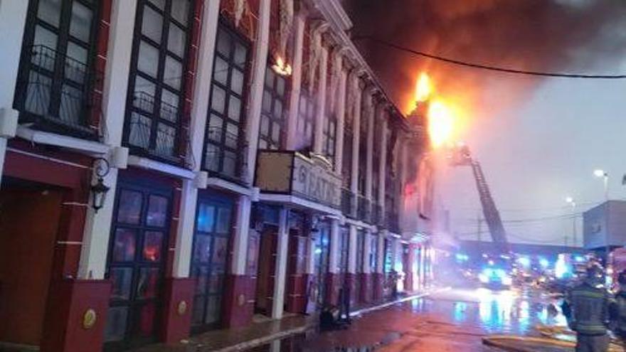Ascienden a siete los fallecidos en el incendio de una discoteca en Murcia
