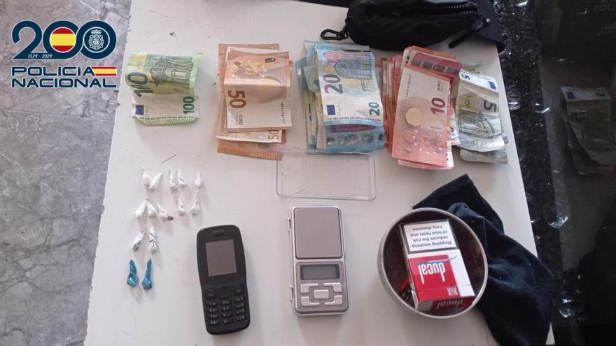 Golpe al menudeo de drogas en cinco barrios de Málaga capital