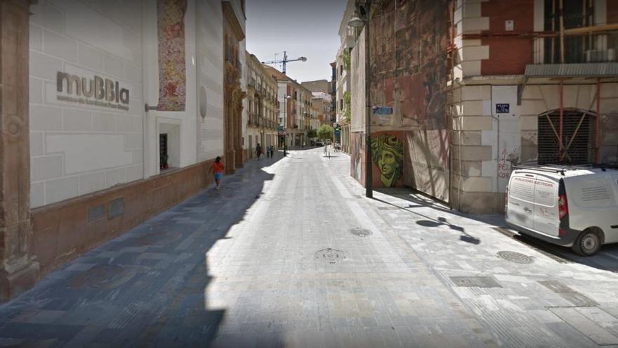 &#039;Lavado de cara&#039; a la calle del Paso Blanco en Lorca