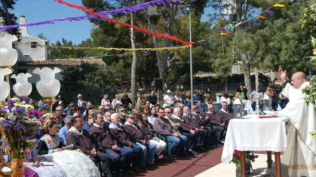 Un momento de la celebración en la Ermita de La Nucía.