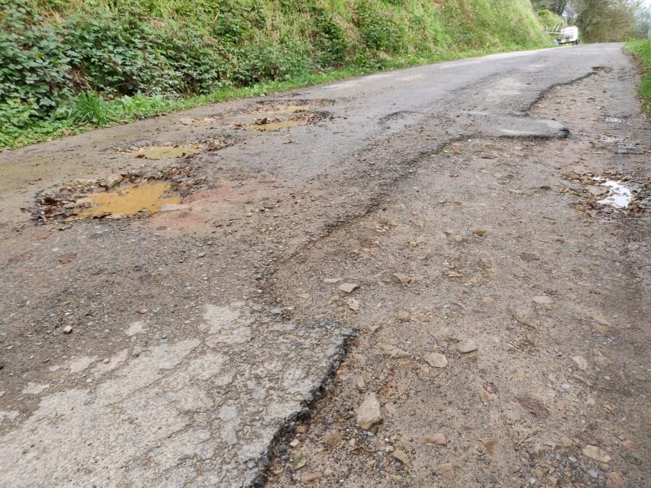 El abandono que sufren los vecinos de Linares, en Proaza: una carretera intransitable