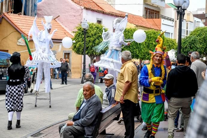 TELDE. SAN GREGORIO. TELDE. Telde cambia la hora. En la zona comercial abierta de San Gregorio se celebra el cambio de hora con diversas actividades. Hay ludoparque gigante, tiro con arco para niños, feria de artesanía, karts, entre otros.  | 30/03/2019 | Fotógrafo: Juan Carlos Castro