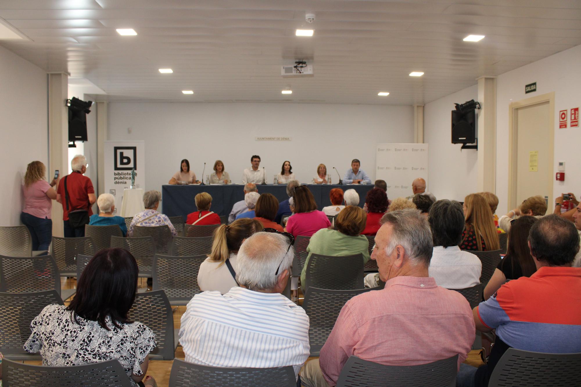 Dénia reconeix els 38 anys de trajectòria del centre públic Miguel Hernández de Sagunt