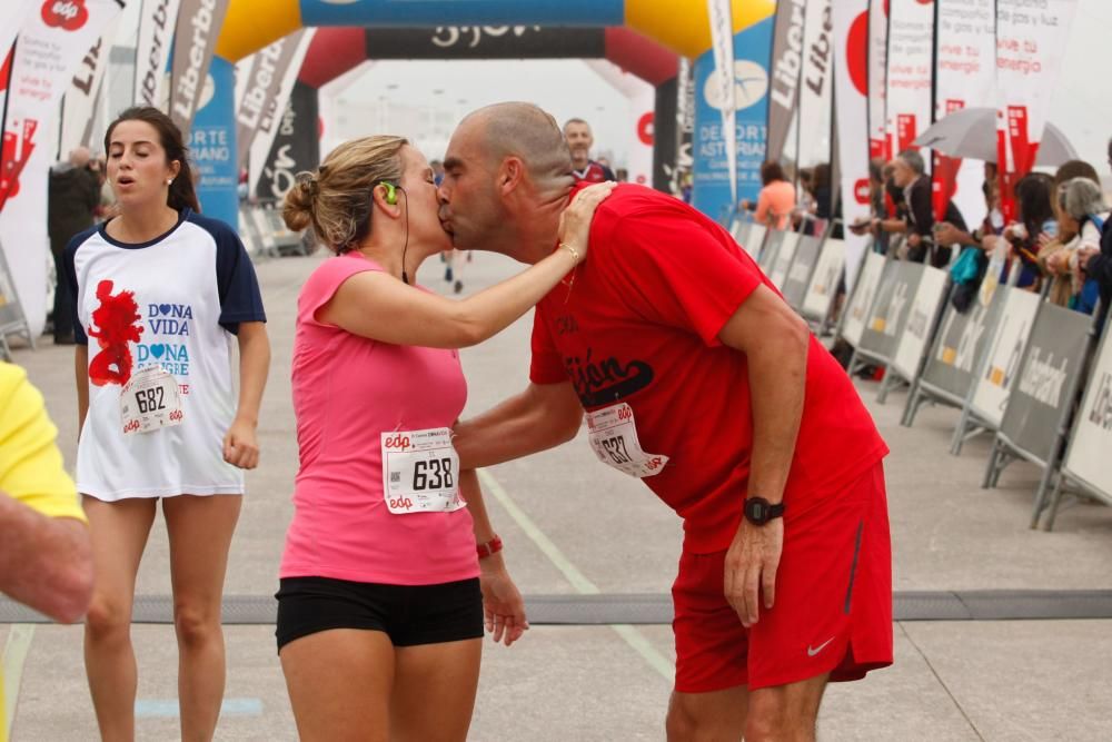 Participantes en la carrera "Dona vida"