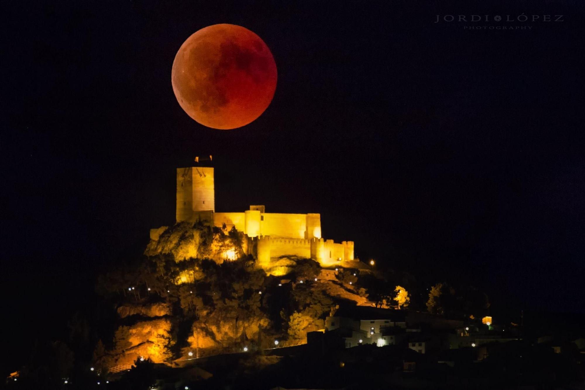 Eclipse lunar de mayo de 2018 en Biar.