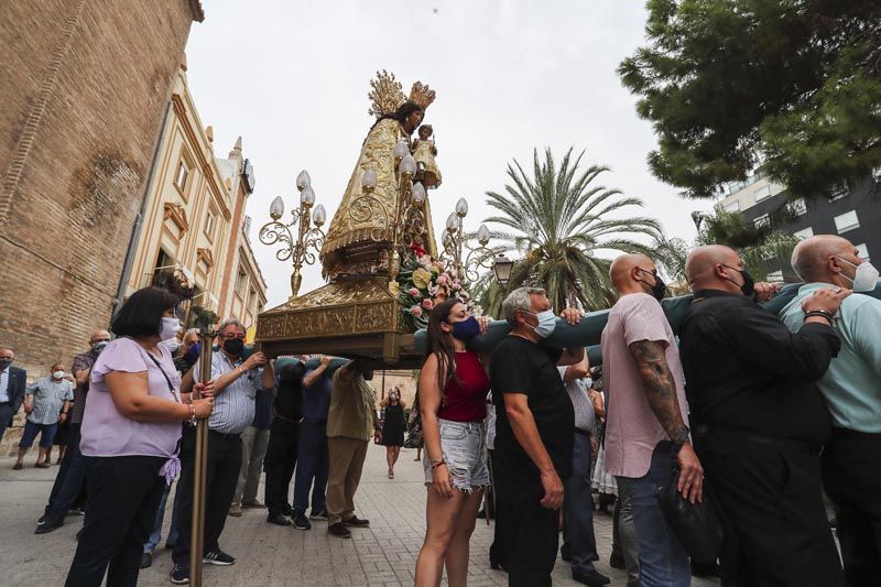 La Virgen vuelve a procesionar con público